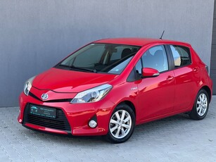 Toyota Yaris 1.5 VVT-i HSD Luna