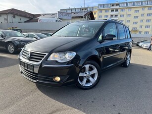 Volkswagen Touran 2.0 TDI DPF BlueMotion Technology Highline