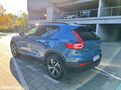 Volvo XC 40 B4 AT FWD MHEV Plus Dark