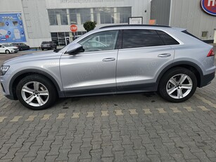 Audi Q8 MHEV in garanție