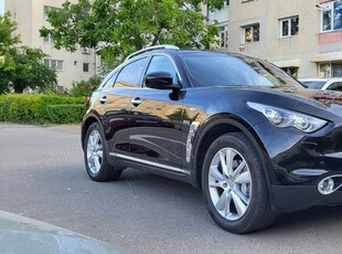 infinit QX70 3.0 Diesel 240cai un Proprietar în Ro Foarte Întreținută Full Opțiuni