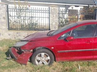 Peugeot 407 HDI avariat