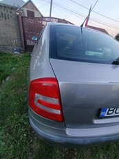 Vând auto Skoda Octavia 2 Bacău