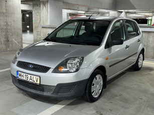 Ford Fiesta 48.300 KM cu AC euro 4 Diesel consum 5%