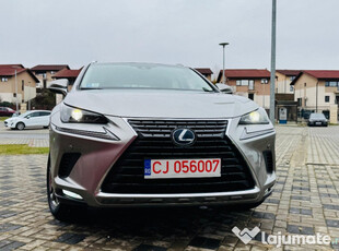 Lexus Seria NX 300h AWD Business Plus