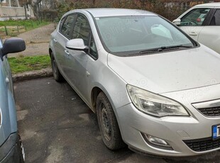 Opel Astra J 1.4 Turbo, 120 CP, 2011 Ideal pentru mecanici sau piese