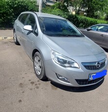 Opel astra j