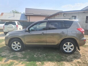 Toyota rav 4 2.2 170 cp,an 2011