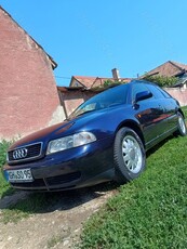 vand audi A4 b5 preț 5000 lei neg