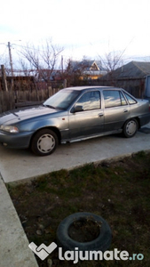 Auto Daewoo Cielo.