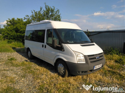 Ford Transit, persoane 8+1, an 2013, motor diesel 2,2, impecabil.