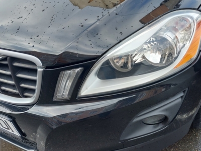 Vand volvo xc 60, 2.4 diesel,negru,an 2008 noiembrie in stare extrem de buna estetic si tehnic