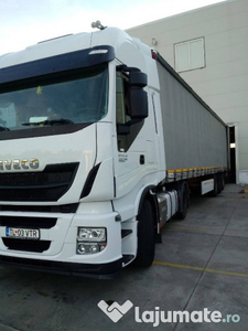 Camion iveco cu semiremorcă