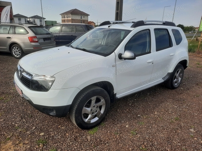 Dacia Duster Duster 1.6 benzină, 2013, climă, CAR-PASS, 149.000 km.