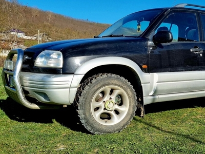 Suzuki grand vitara 2.5 benzine v6 an2000