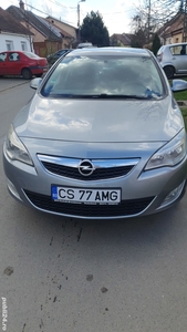 Vând Opel Astra