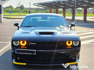 Dodge Challenger Scat Pack Srt