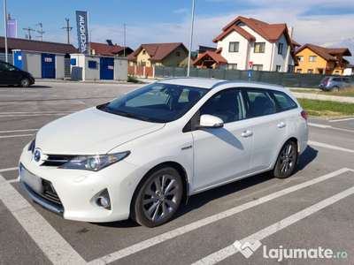 Toyota Auris Touring Sports Hybrid cu baterie noua