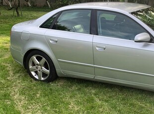 Audi A4 TDI 2006 sedan achizitionat de la reprezentanta, caiet de service, stare tehnica excelenta.