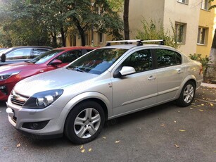 Vând Opel Astra H