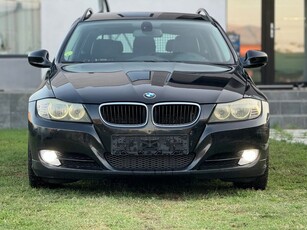 BMW Seria 3 318d DPF Touring Aut.