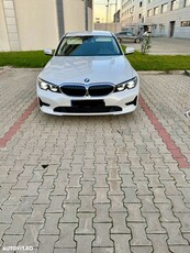 BMW Seria 3 320i AT