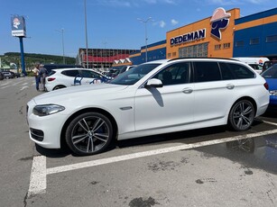 BMW Seria 5 520d Touring Aut. Luxury Line