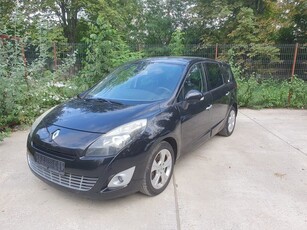 Renault Scenic 1.9 dCi FAP Dynamique