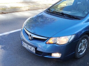 Honda Civic Hybrid GPL FUUL piele schimb cu Dacia Duster 1.6 benzina