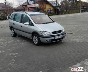 Opel Zafira. Benzina.