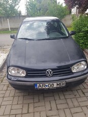 Vând Volkswagen Golf