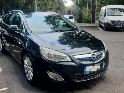 Opel Astra Opel Astra J, anul 2011