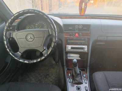 Vand Mercedes C220