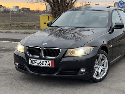 BMW 2.0i Bi-Xenon Navi Trapa Pilot Bluetooth Senzori fata+spate etc.