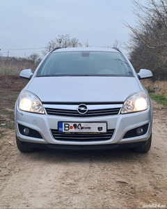 Opel Astra combi 2010 1.7 CDTI