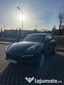 Porsche Cayenne masina