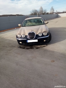 Jaguar S-type 2.5 .