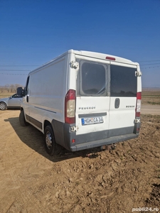 Peugeot boxer 2012 .