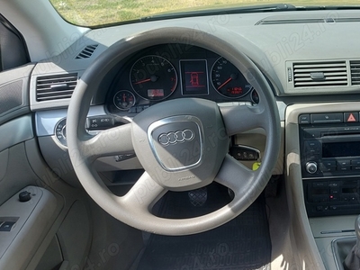 Audi A4 limuzină