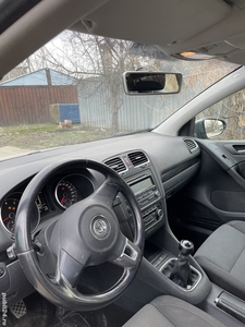 Golf 6 din 2009 benzină 1,6