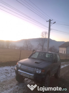 Mitsubishi pajero mk2 2.5