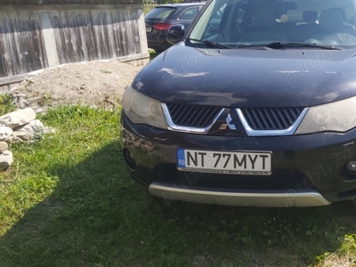 Mițubiși Outlander