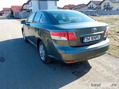 Toyota Avensis benzina 2012