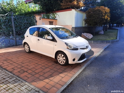 Vând Toyota Aygo