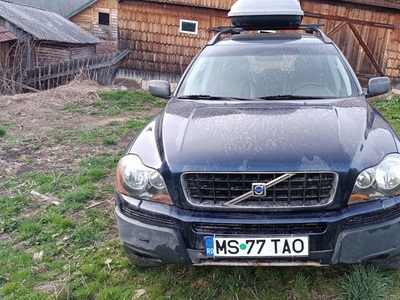 Vând Volvo XC 90 2.4 Diesel, 4x4, 7 locuri (din 2005)