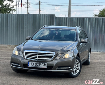 Mercedes-Benz E 200 CDI *2.2 diesel*navi*af.2012/luna 04*fiscal pe loc