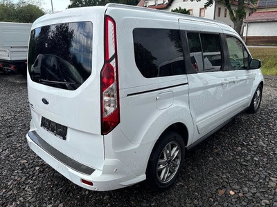 Ford Grand Tourneo