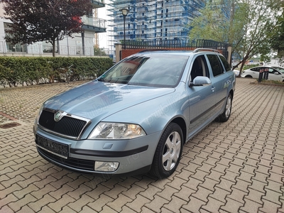 Skoda Octavia 2,TOP, Navi, motor 1.6 benzina