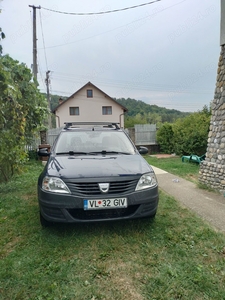 Vând Dacia Logan 2010