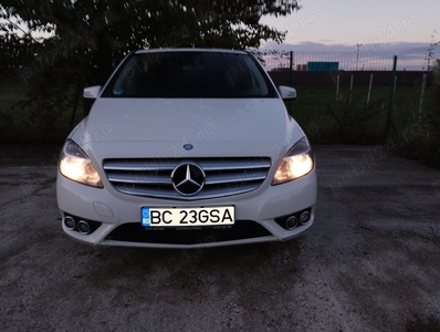 Vînd Mercedes B class 200 cdi 07.2014